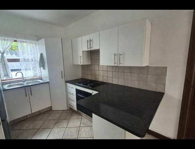 2 BEDROOM PROPERTY TO RENT IN HONEYDEW GROVE